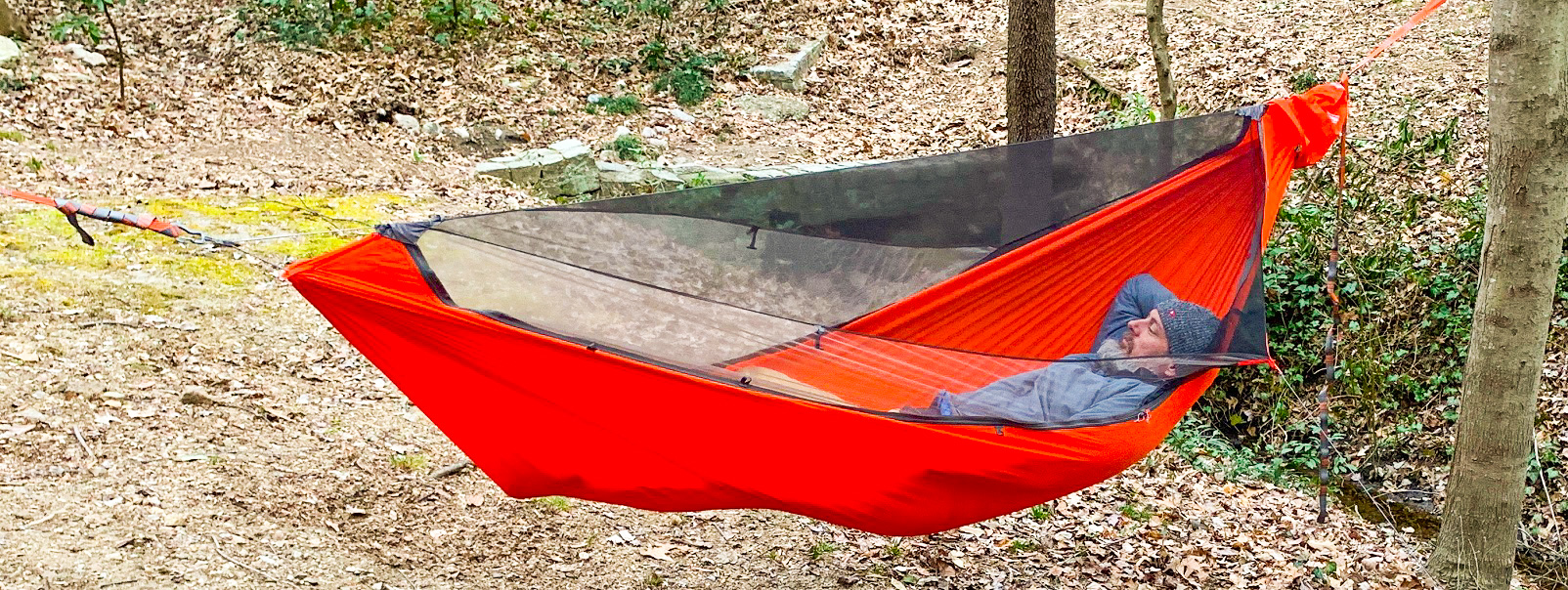 Mantis - a lightweight universal tent-hammock